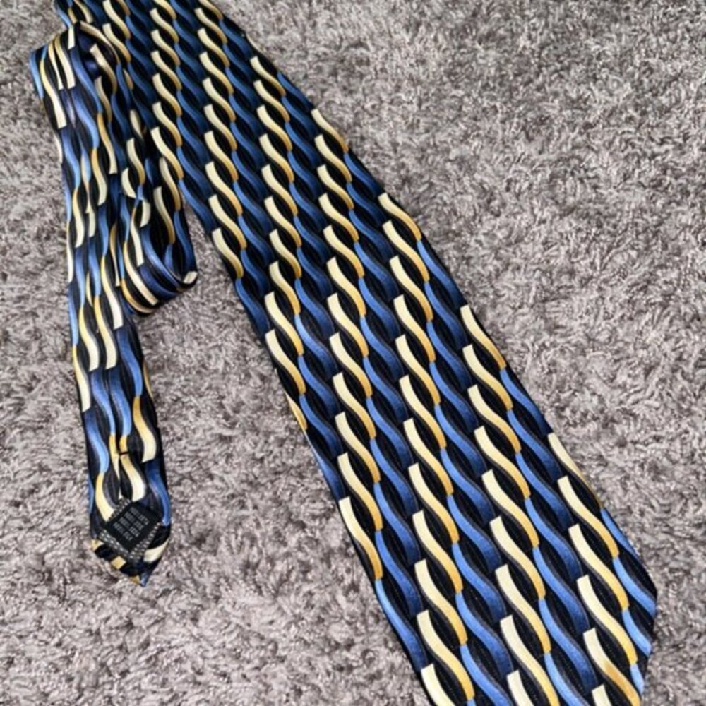 Private Collection Perfect Match‎ Blue Yellow tie aprox. 59 inches silk office